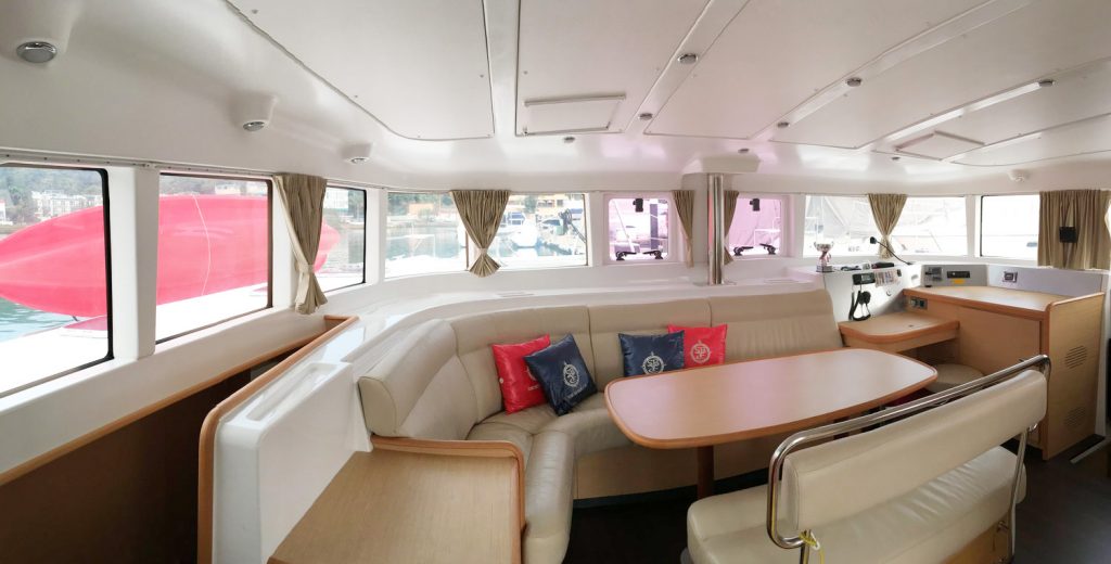 luxury yacht in Hong Kong 2