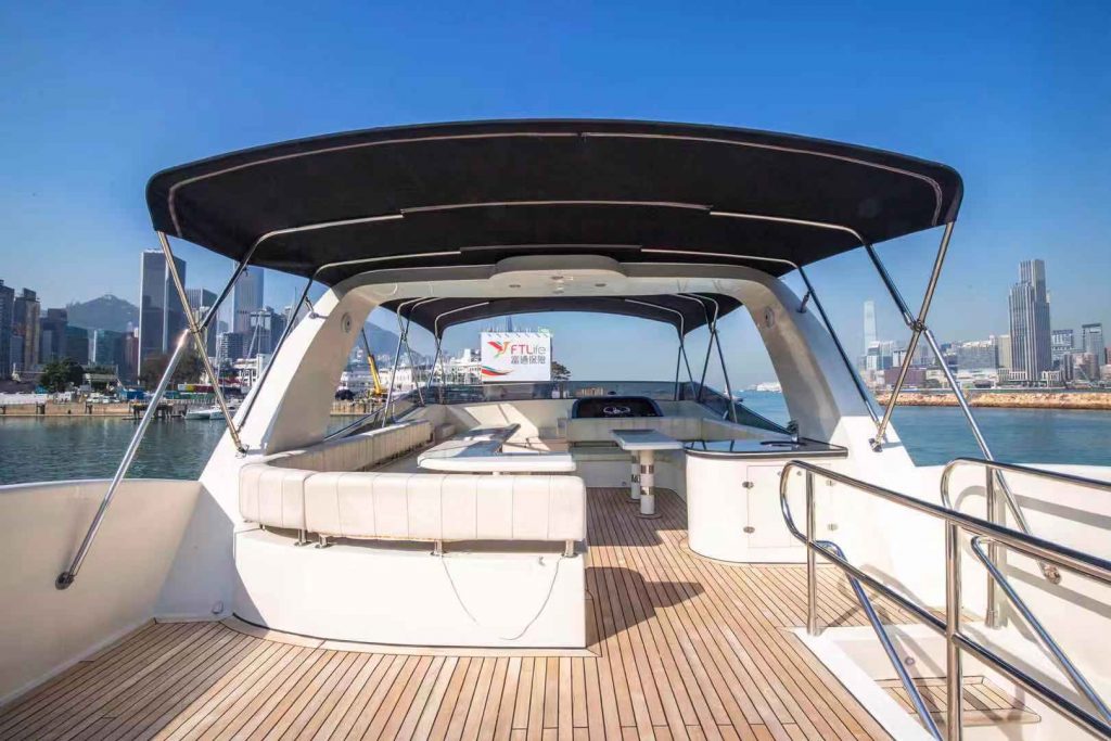 yacht in hong kong