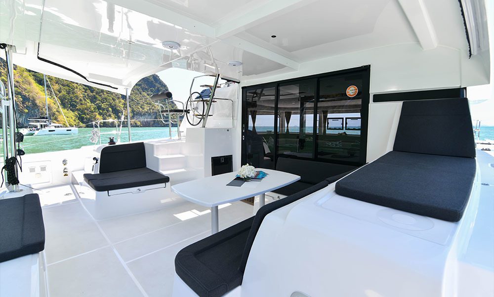 Book your charter in Hong Kong
