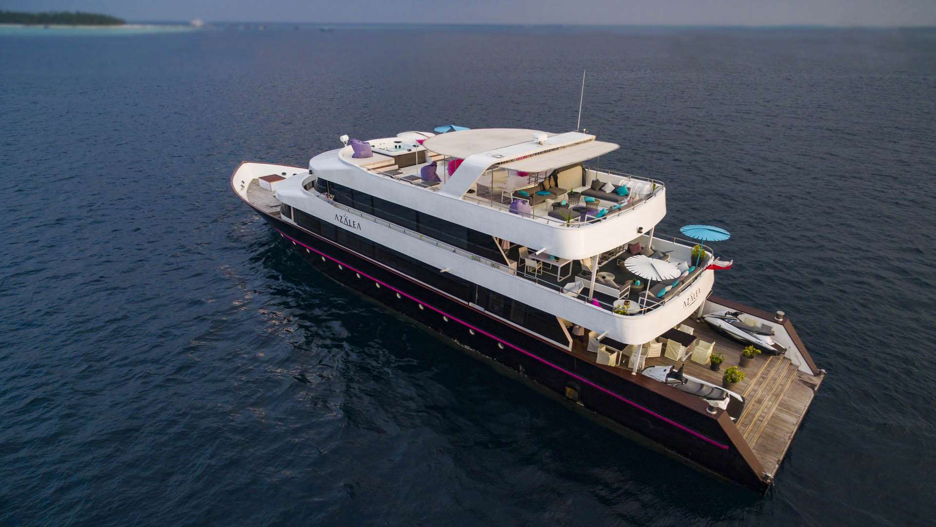 Superyacht Charter SERENITY