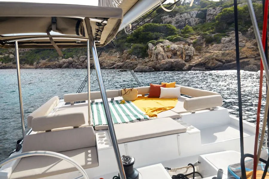 An elevated space on the flybridge