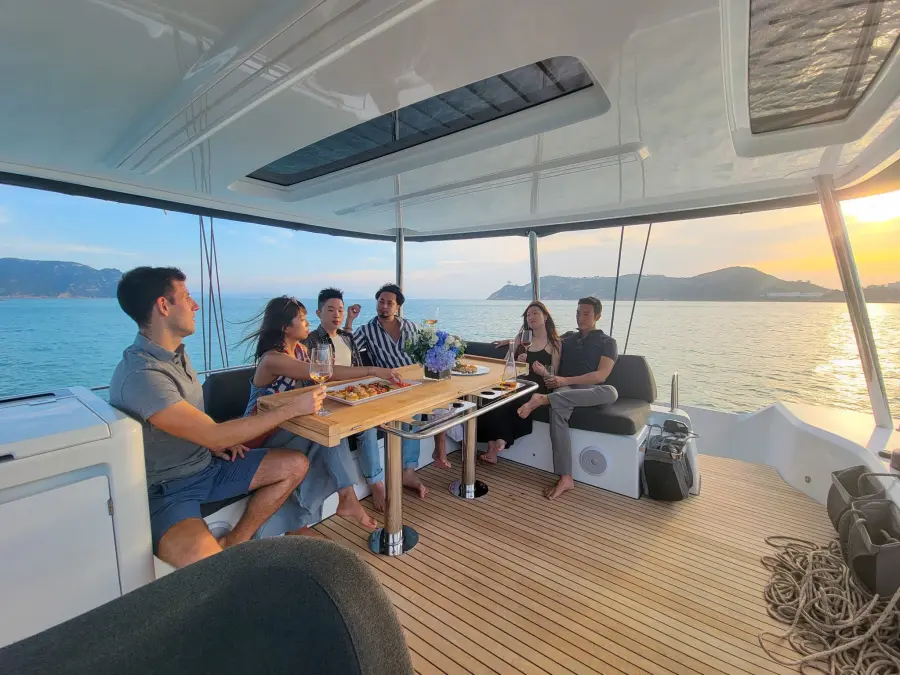 SUPERYACHT CHARTER HONG KONG