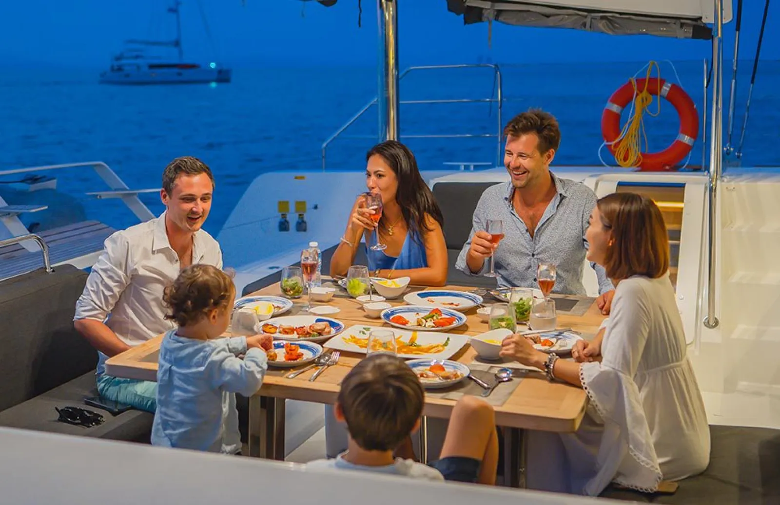 Lagoon 52 S/Y BLUE MOON Offers 15% Reduction in November/December – Book Today