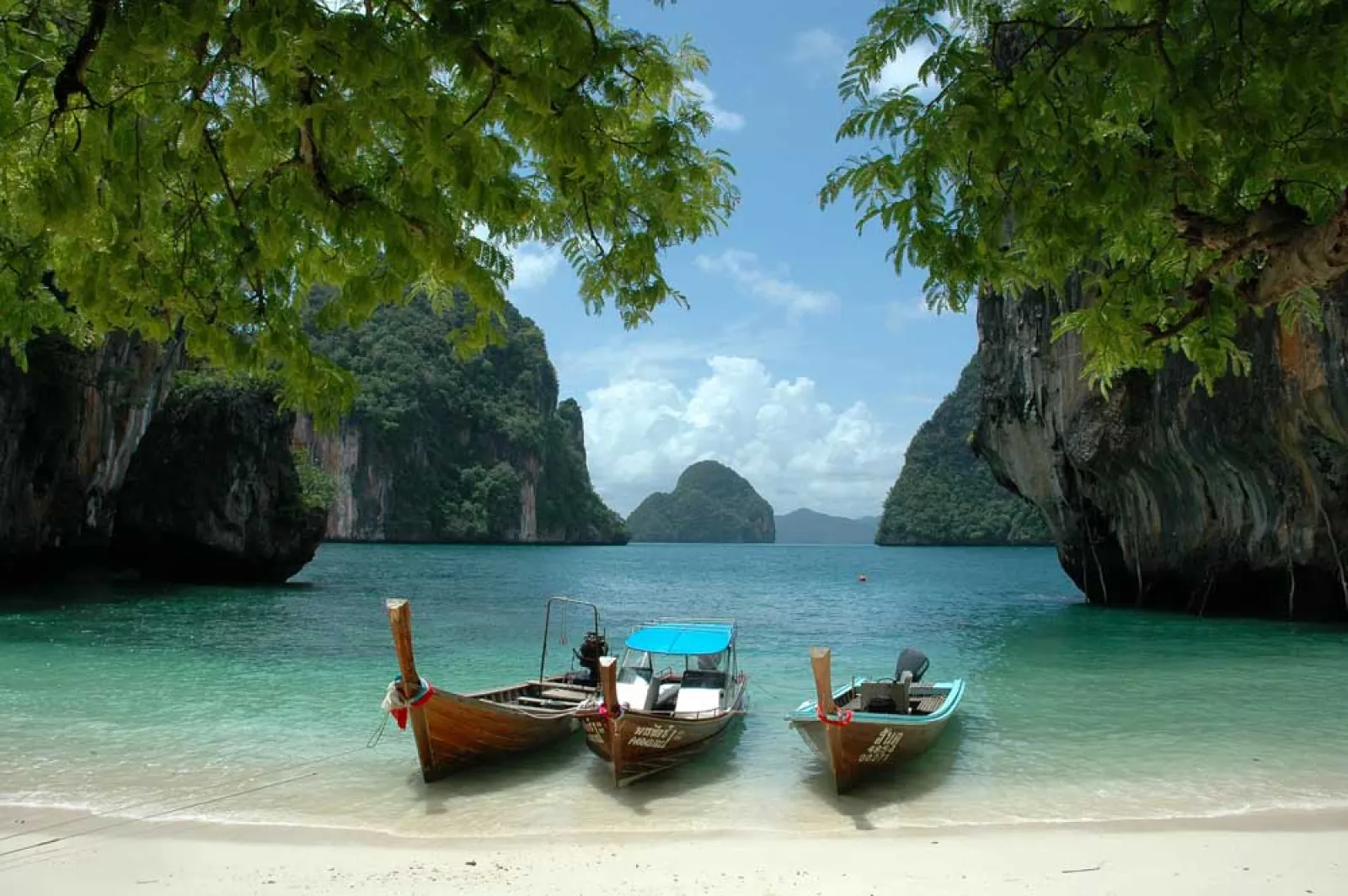 Must Visit places on a sailing holiday in Thailand: Phang Nga Bay