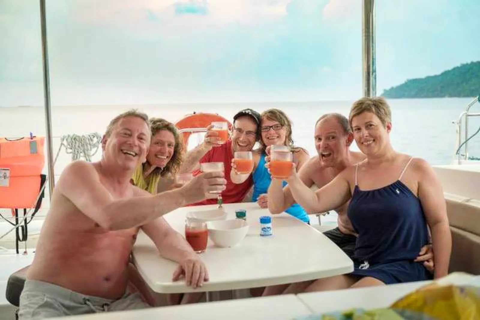 Read our charter guest testimony in Phuket, and let us enchant you too!