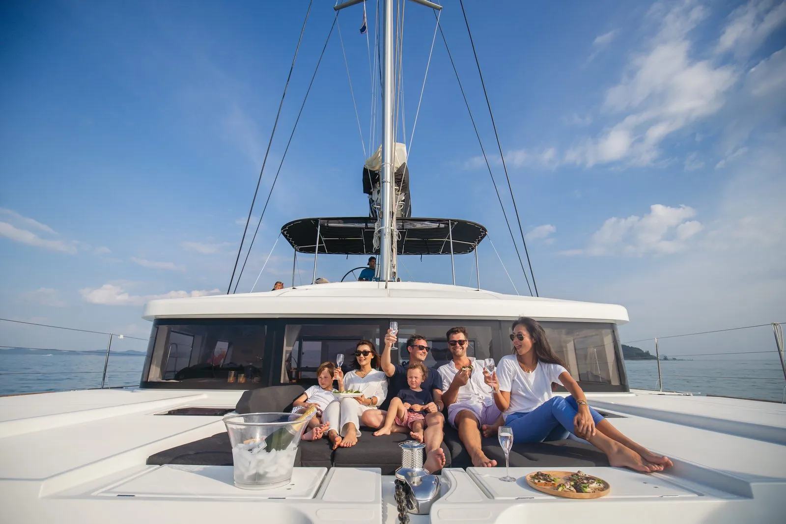 S/Y BLUE MOON – Lagoon 52F Low Season Package Offers!