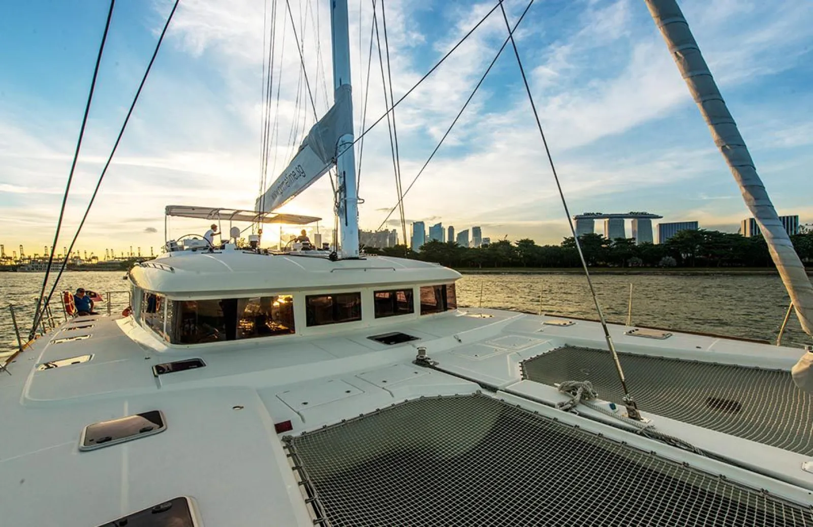 S/Y PRIMETIME practices sustainability on board and supports WWF Philippines