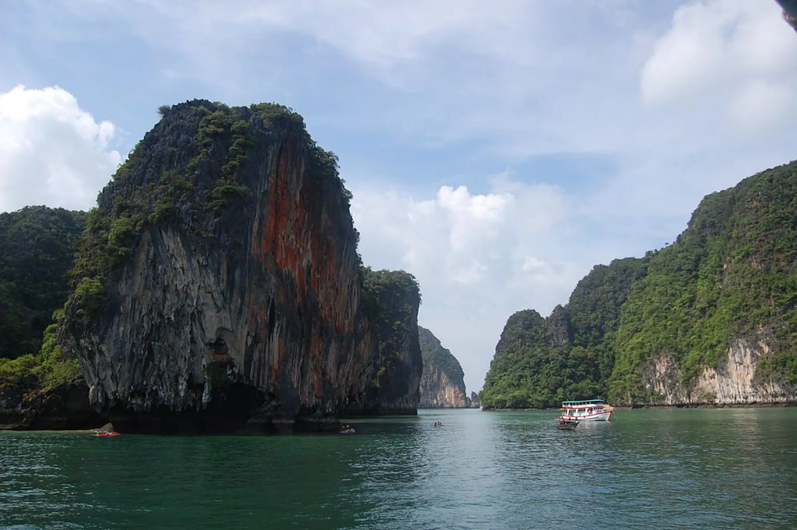 Must Visit places on a sailing holiday in Thailand: Koh Hong