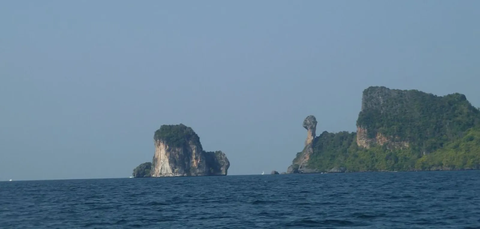 Top 10 Places to visit on a sailing holiday in Thailand: Koh Kai Island