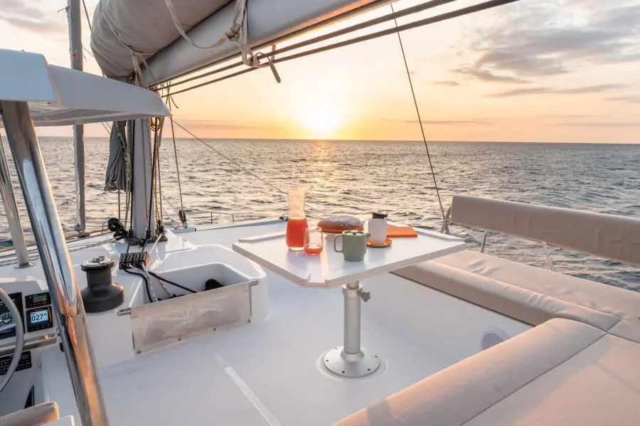 Unique upper deck