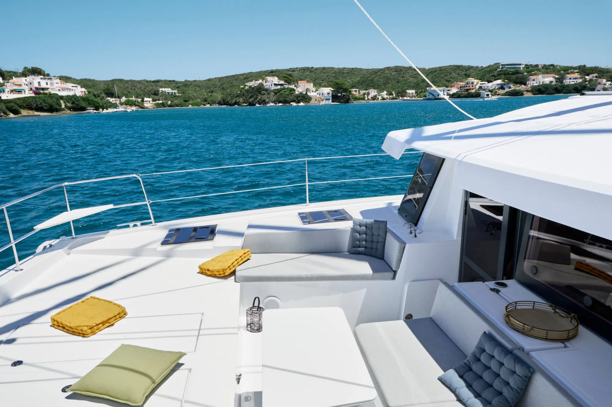 bali-4.4-front-deck.jpg