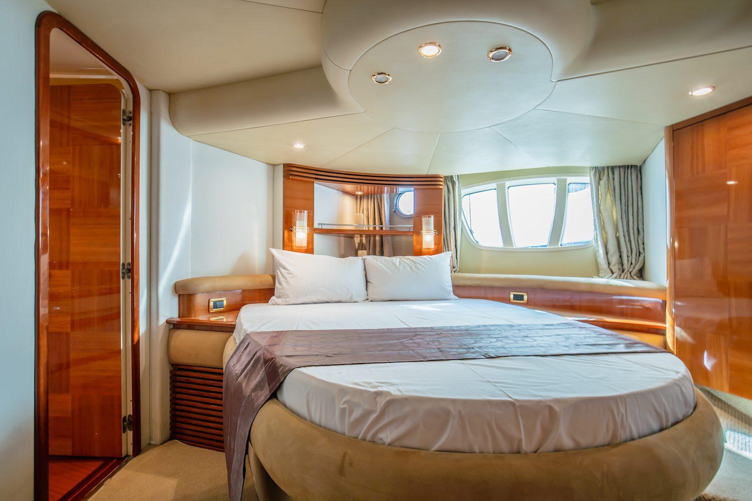 Azimut 55 After 8