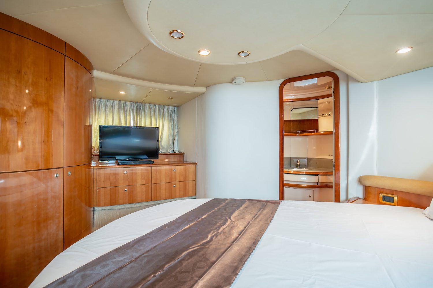 Azimut 55 After 8