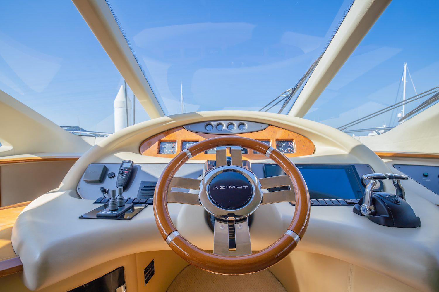 Azimut 55 After 8