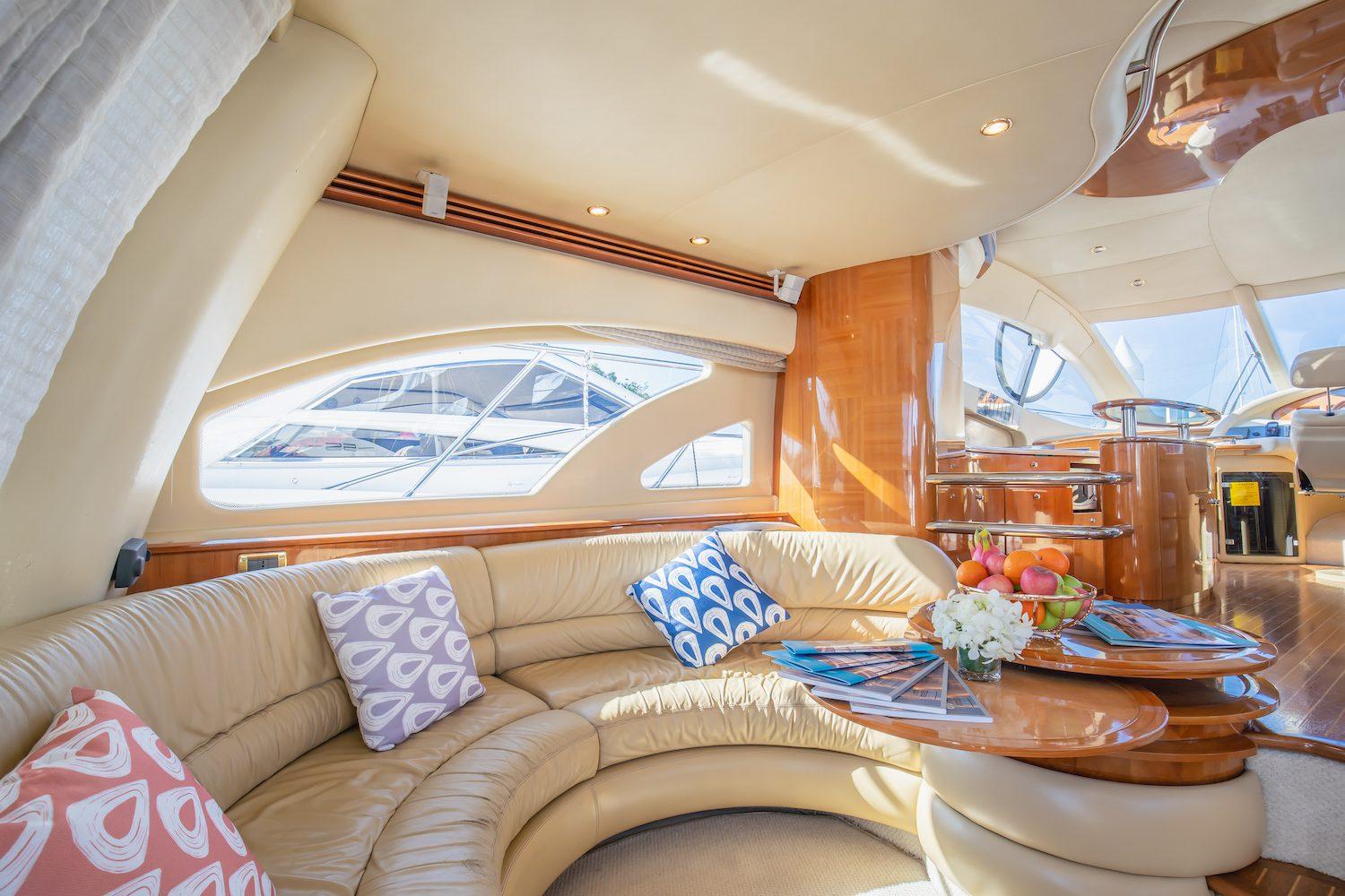 Azimut 55 After 8