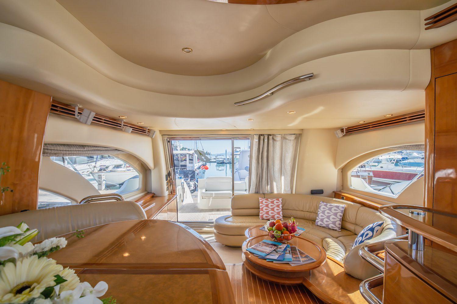 Azimut 55 After 8