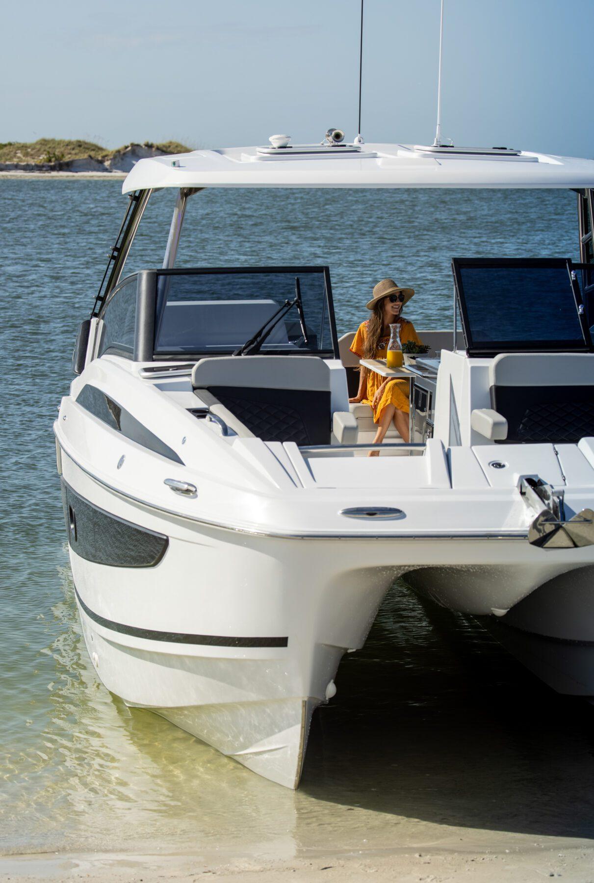 Aquila 32 – Power Catamaran