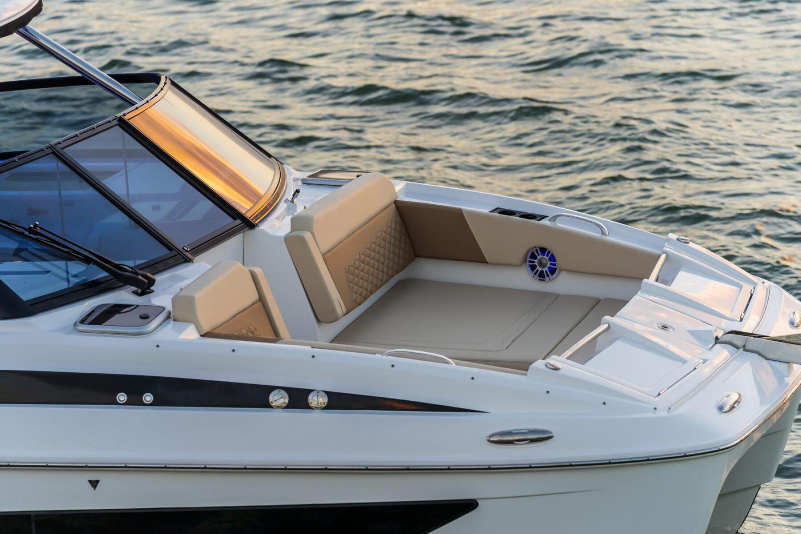 Aquila 32 – Power Catamaran