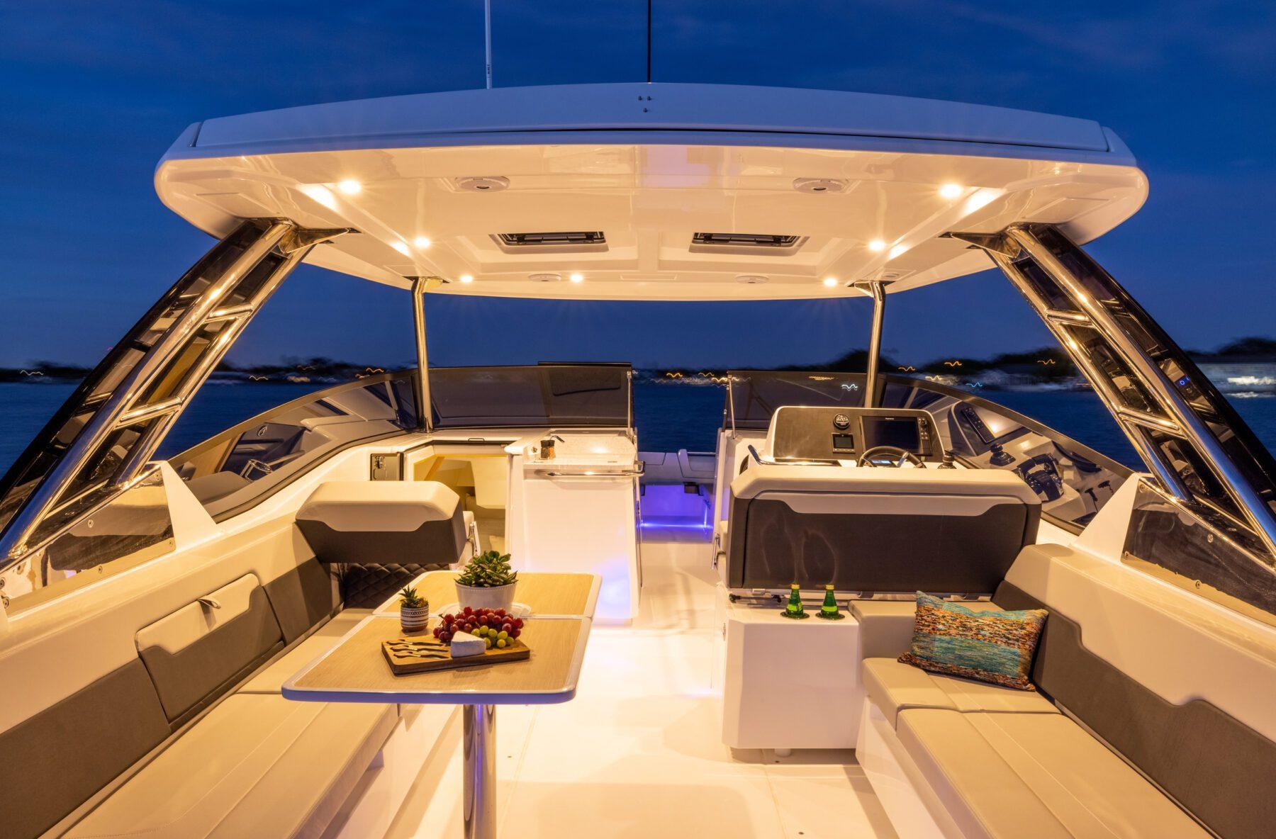 Aquila 32 – Power Catamaran