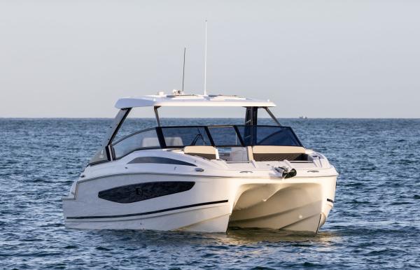 Aquila 32 – Power Catamaran photo 14