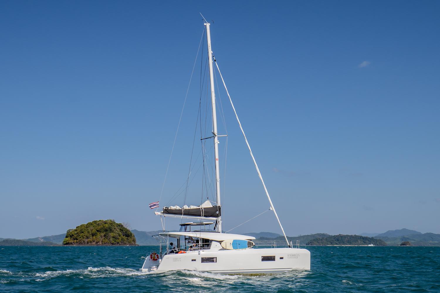 Lagoon 42 Cloud Dancer