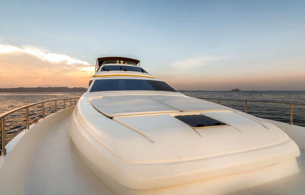 Ferretti 80