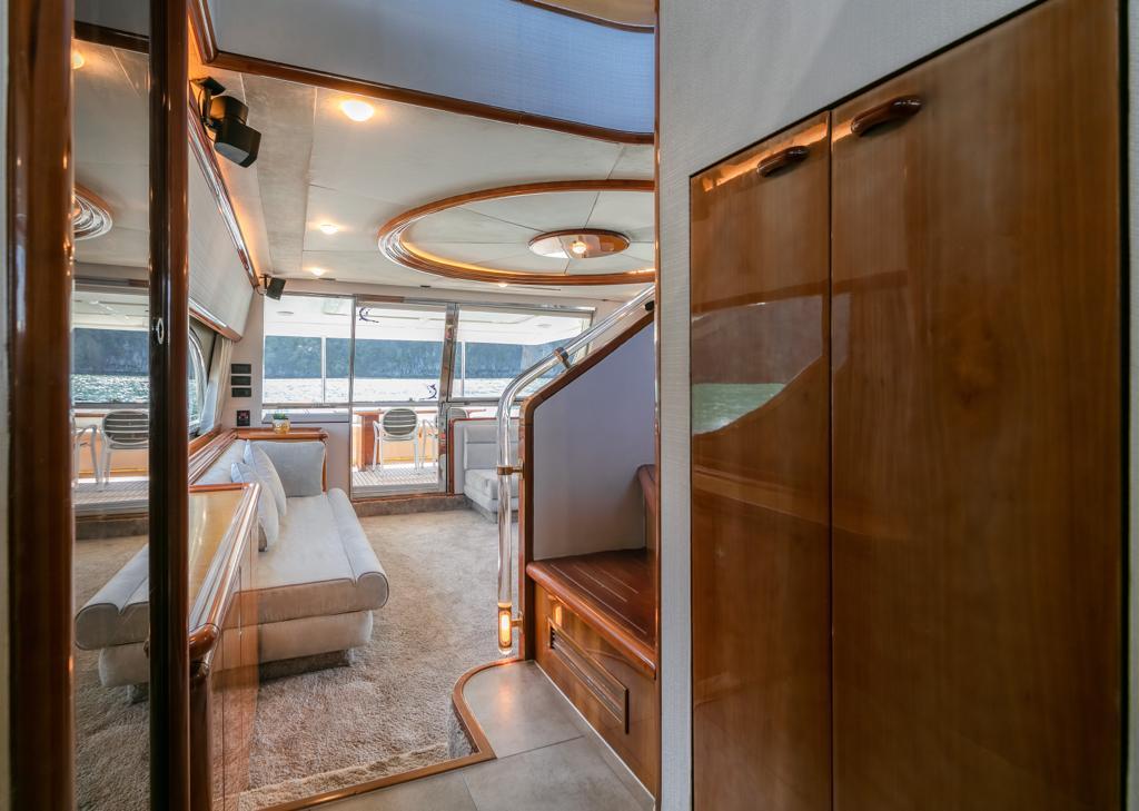 Ferretti 80