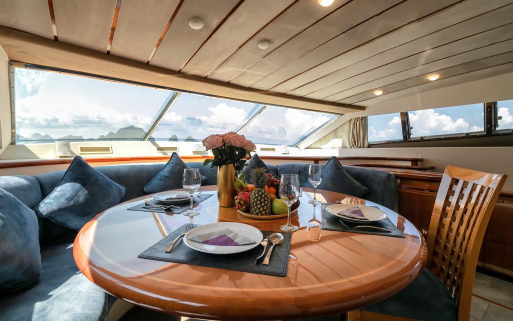 Ferretti 80
