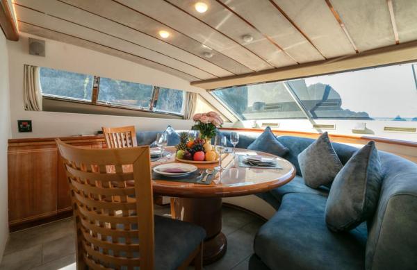 Ferretti 80 photo 19
