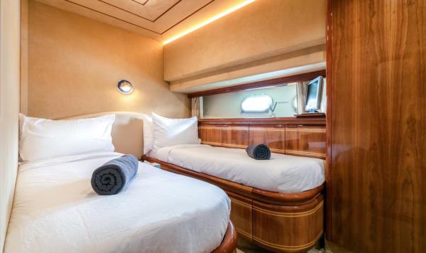 Ferretti 80 photo 24