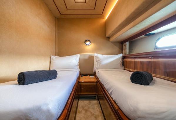 Ferretti 80 photo 25