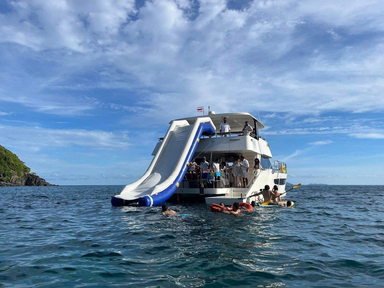 Fortuna Power Catamaran