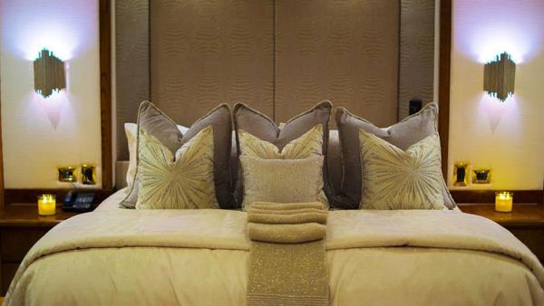 Grand Illusion photo 18