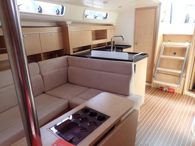 Hanse 385