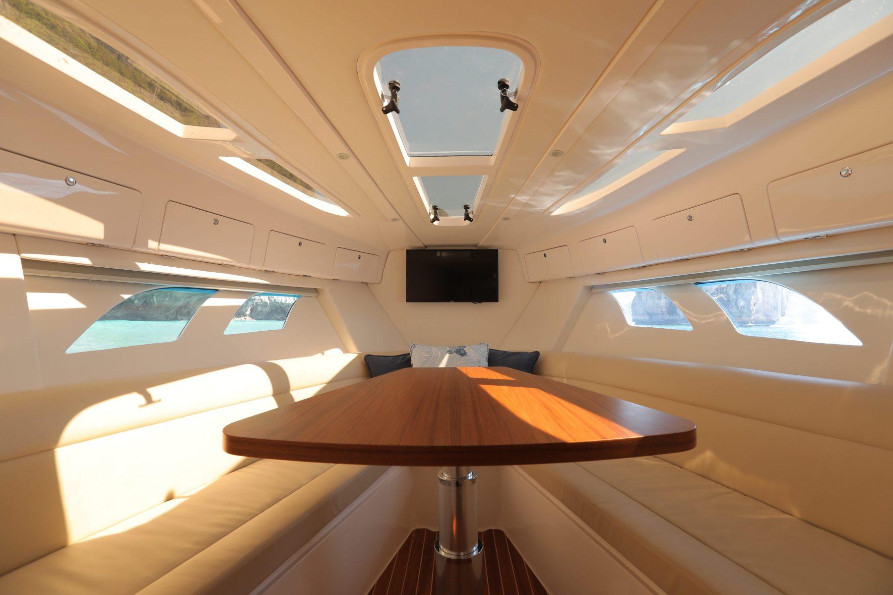 Intrepid 407