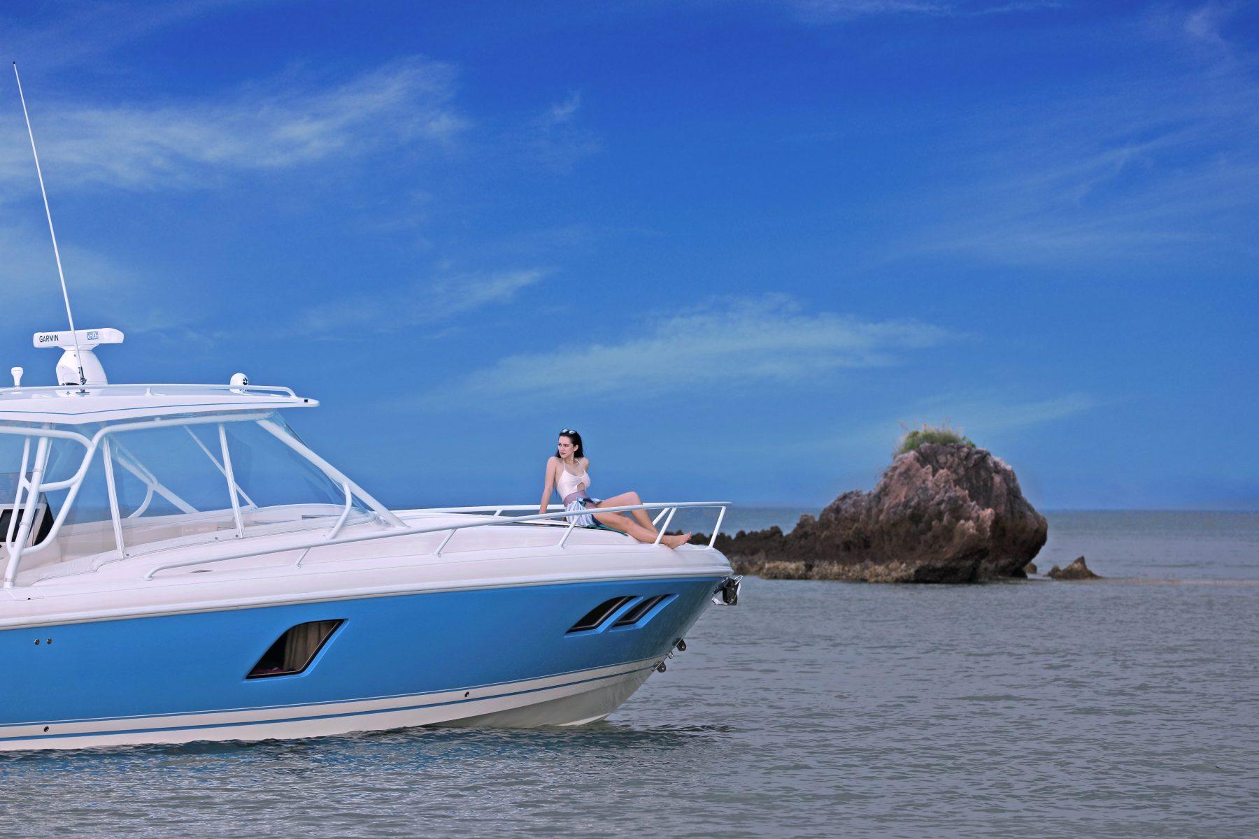 Intrepid 407