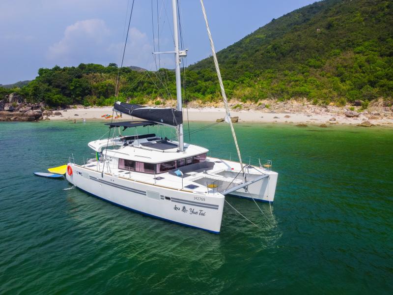 Lagoon 450 Yue Thai