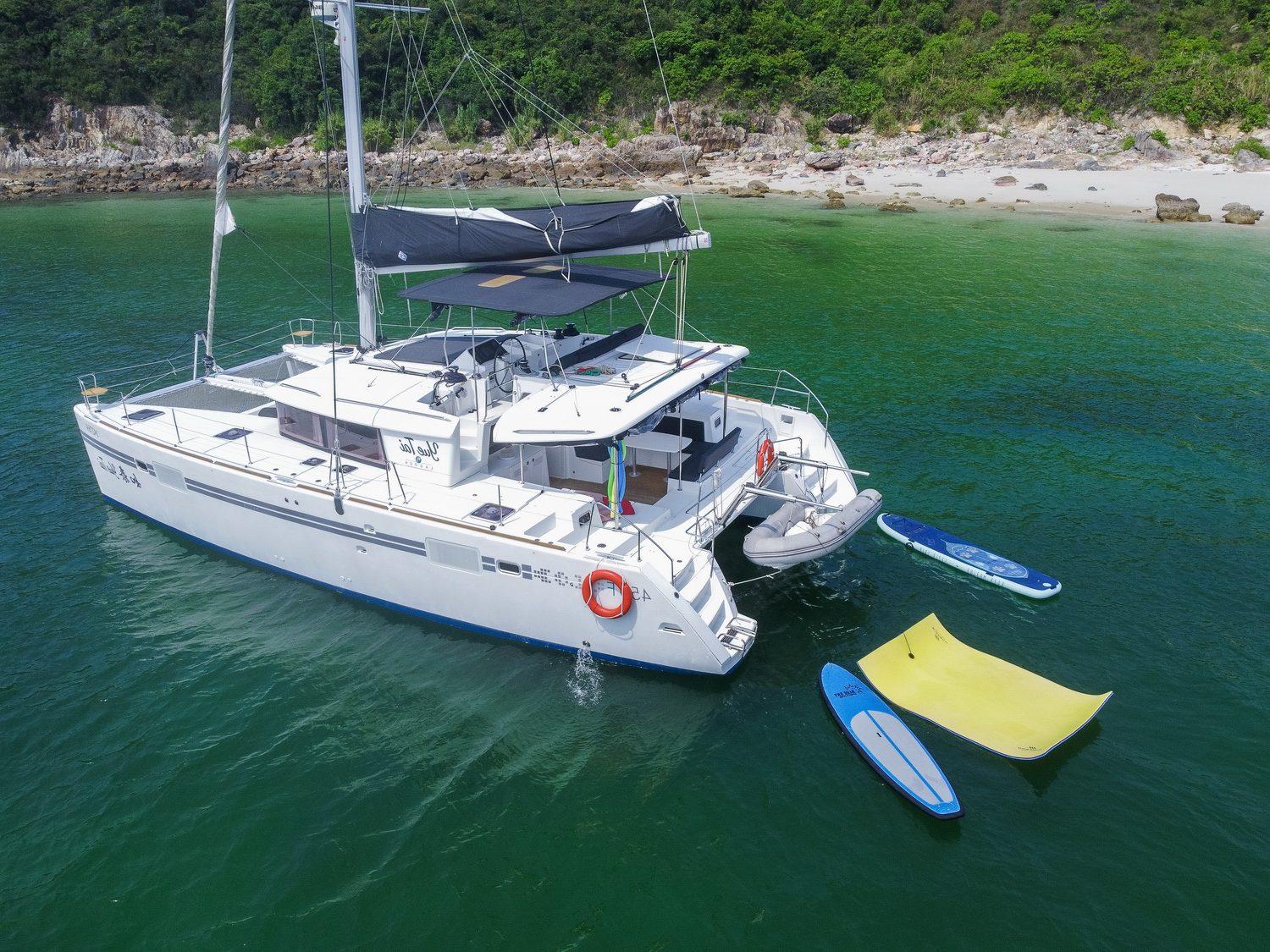 Lagoon 450 Yue Thai
