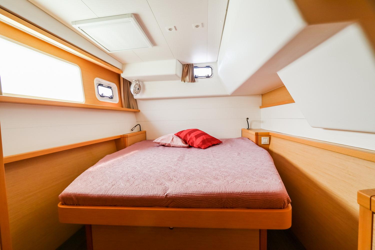 Lagoon 450 Yue Thai