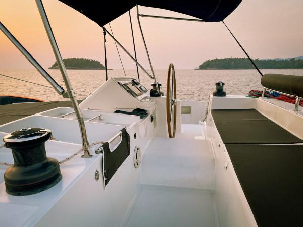 Lagoon 450F photo 13