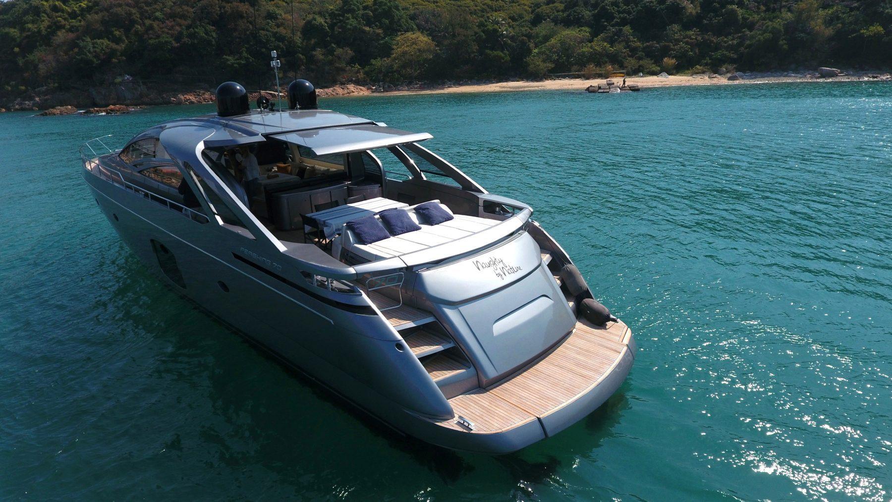 Pershing 70