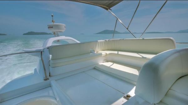 Sealine T51 photo 7