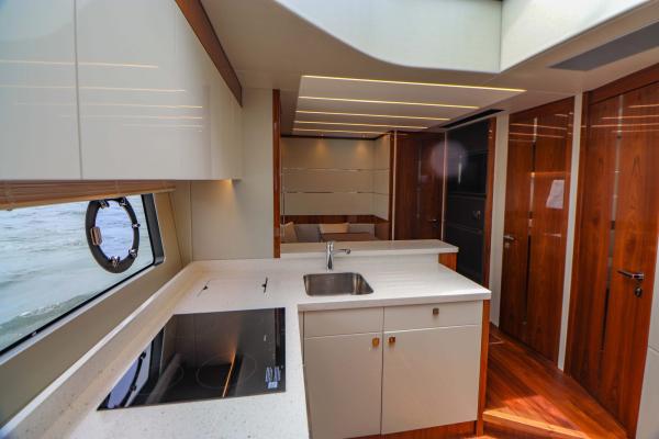 Sunseeker P74 photo 10