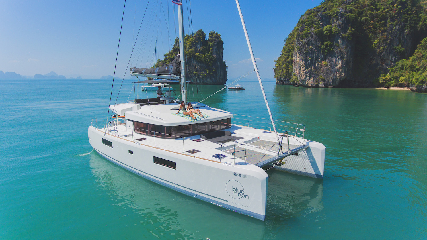 Simpson Marine - Lagoon 52F Blue Moon (Crewed)