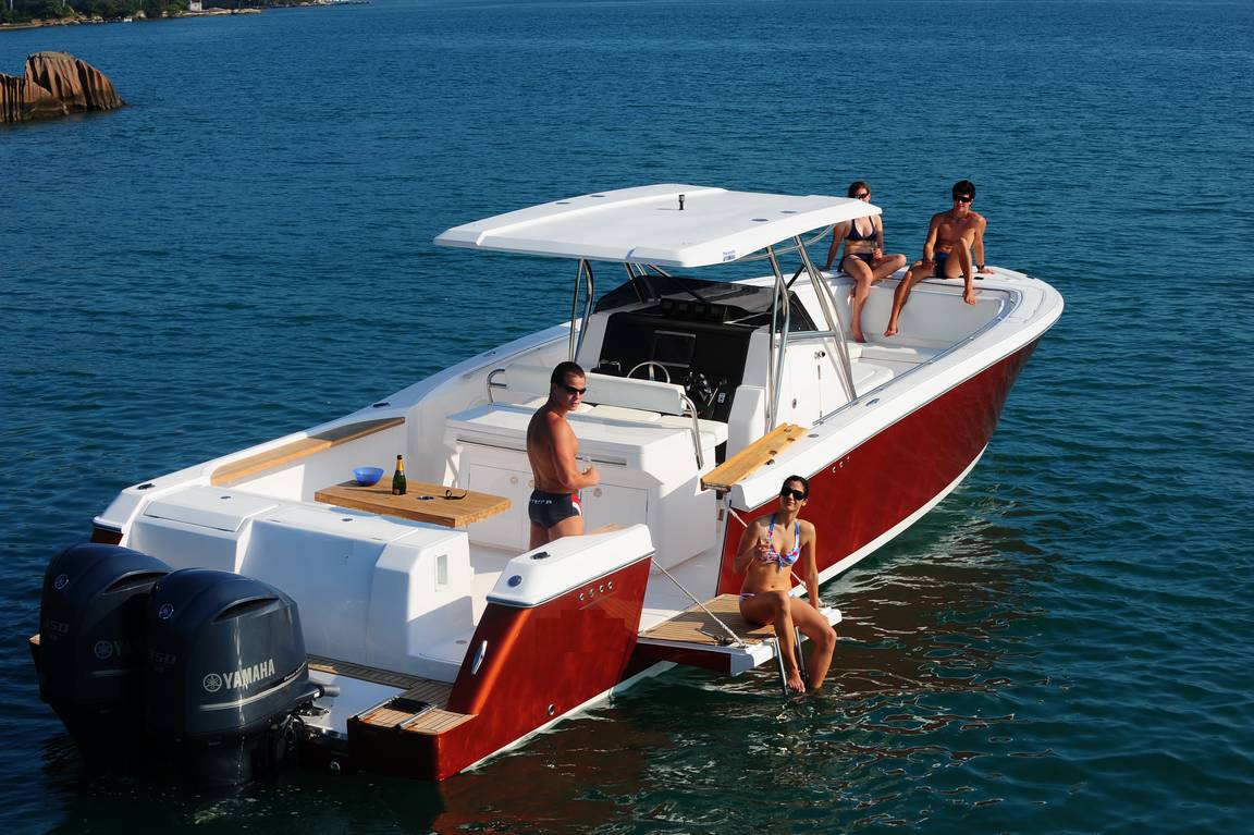 Simpson Marine - Raptor 375 Solarium