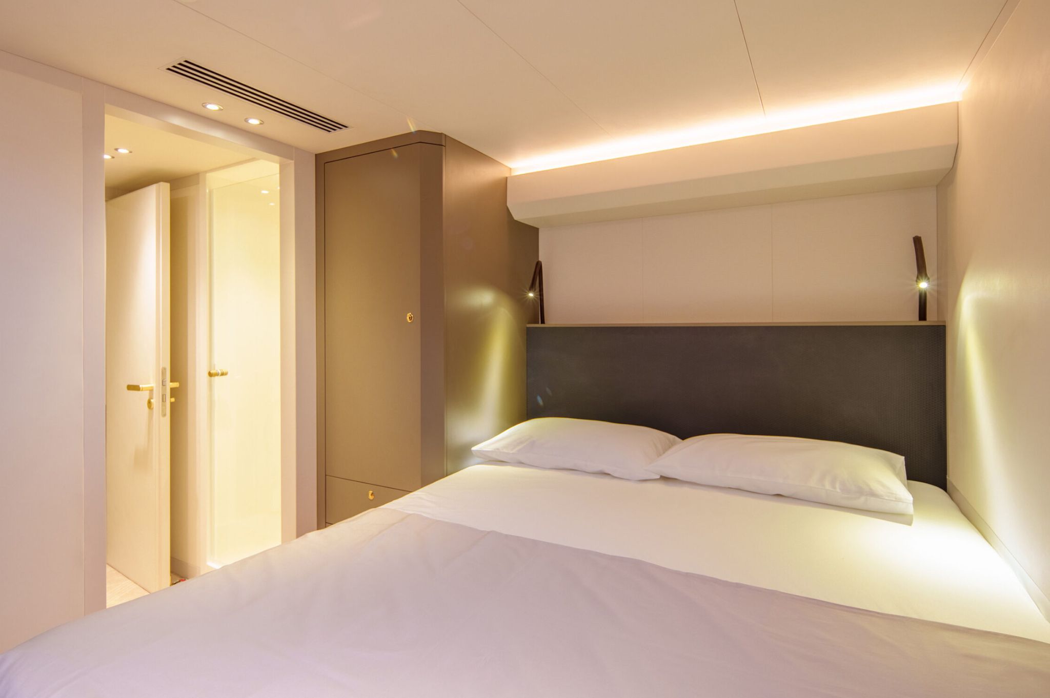 Gran Ocean W72 Cabin