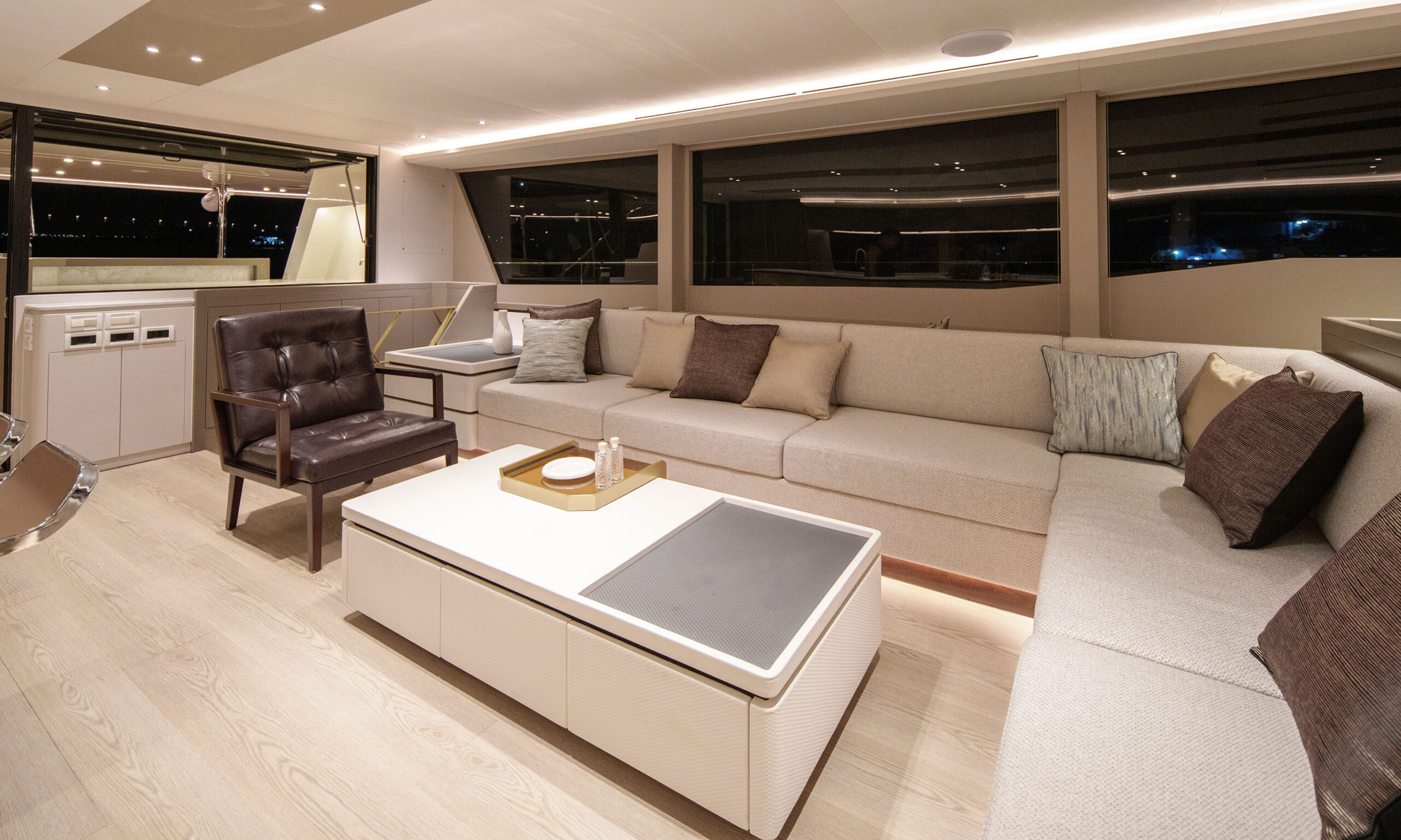 W72-02-salon-side-scaled